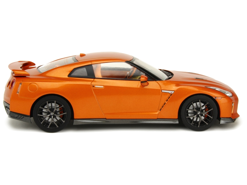 84988 Nissan Skyline GT-R/ R35 2017