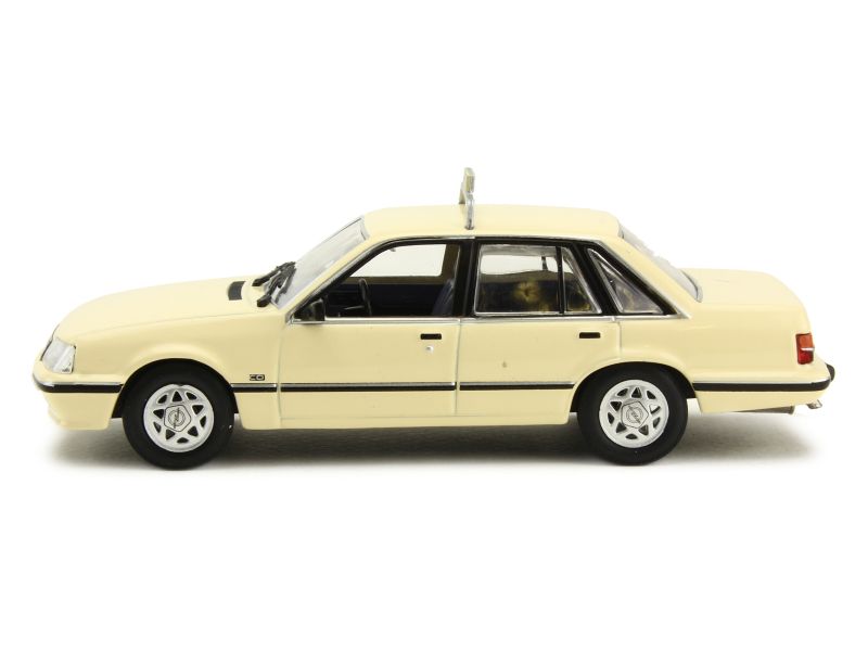 85208 Opel Senator A2 Taxi 1982