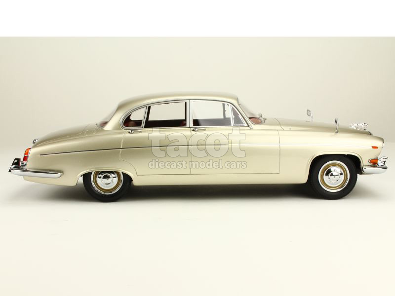 86018 Jaguar 420G MKX 1966