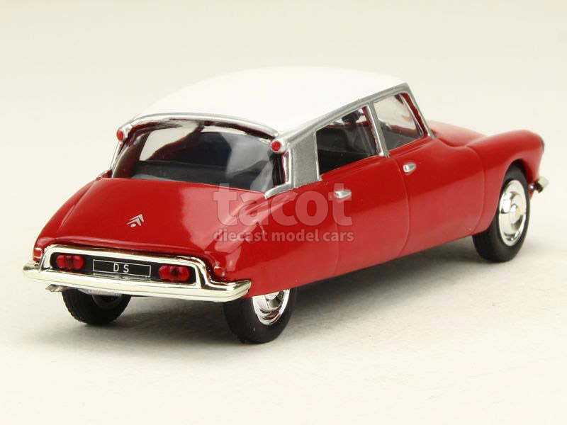 Voiture CITROËN DS 19 Berline 1963 Échelle 1/18 Solido