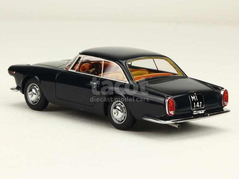 Matrix 1/43 Scale MX50102-081 - 1960 Alfa Romeo 2000 Praho Touring - Blue