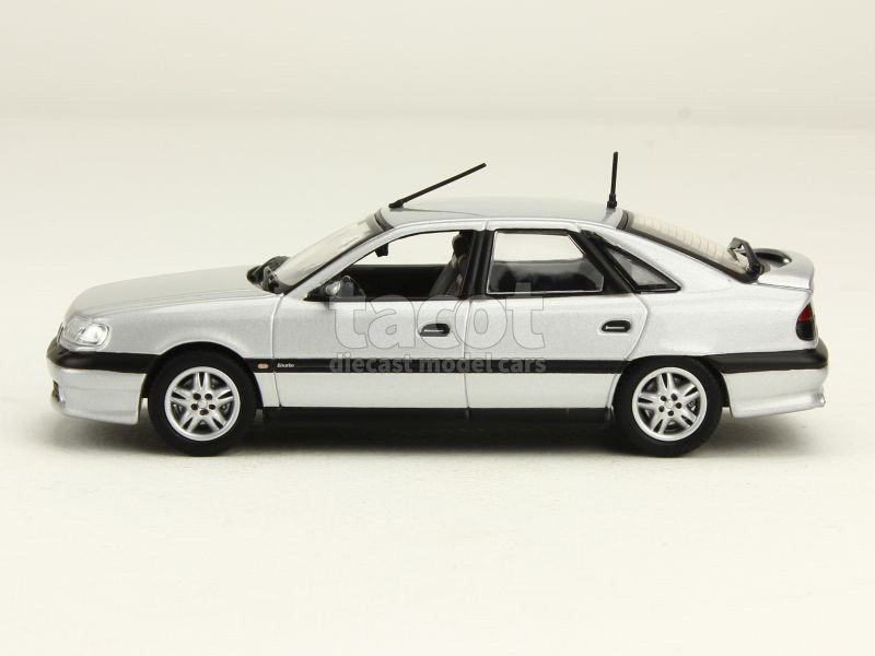 86605 Renault Safrane Biturbo Baccara 1993