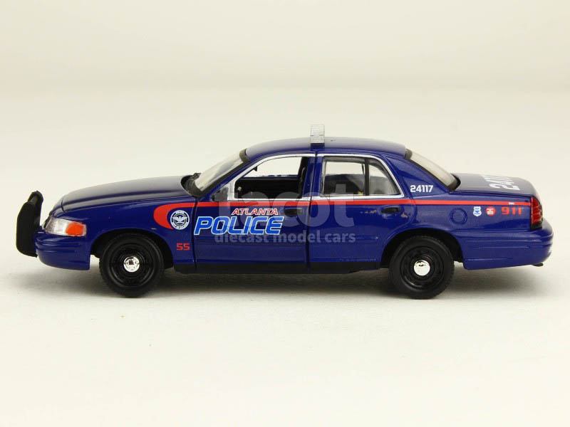 86866 Ford Crown Victoria Police 2001