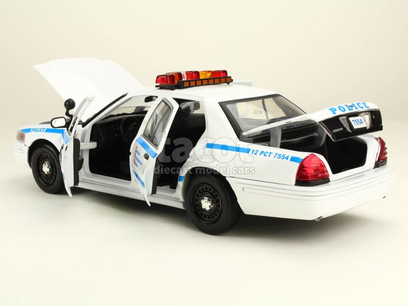 87736 Ford Crown Victoria Police Interceptor 2001