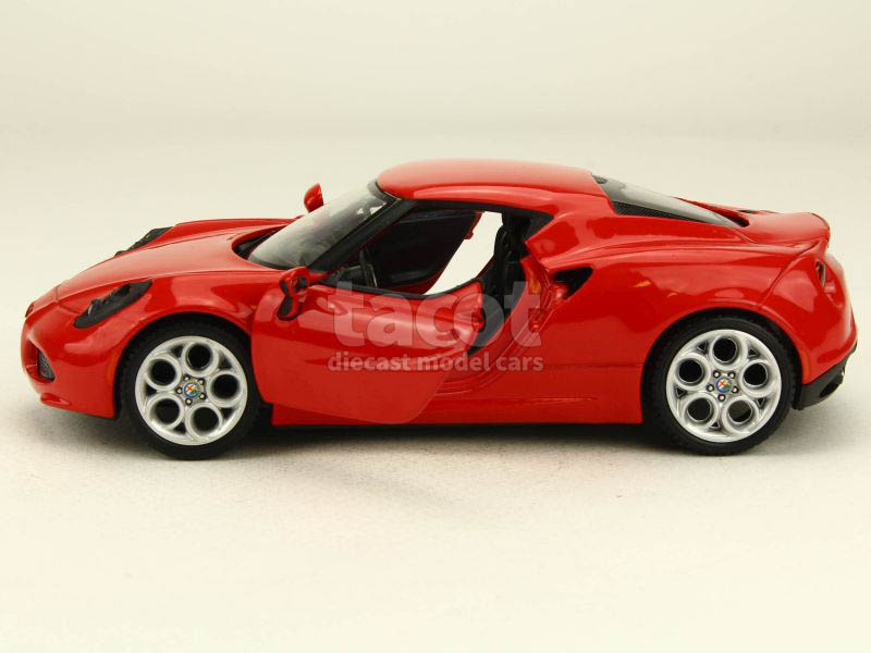 88103 Alfa Romeo 4C 2013