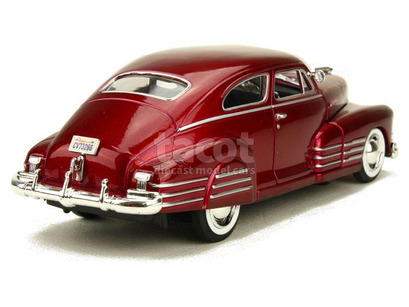 88105 Chevrolet Aérosedan Fleetline 1948