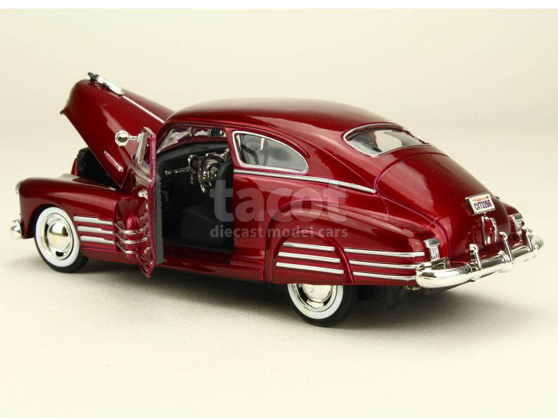 88105 Chevrolet Aérosedan Fleetline 1948