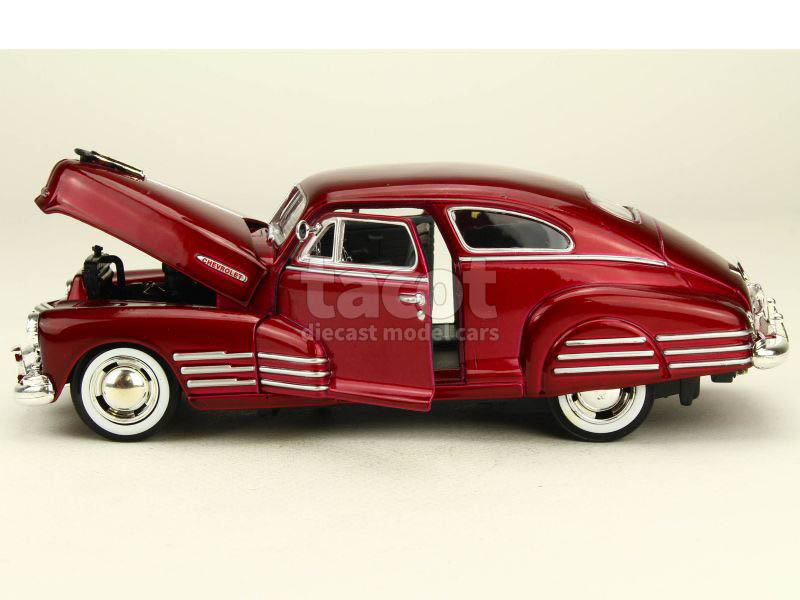 88105 Chevrolet Aérosedan Fleetline 1948