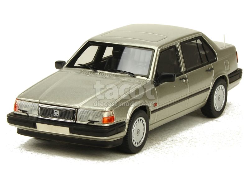 88217 Volvo 940 GL Sedan 1990