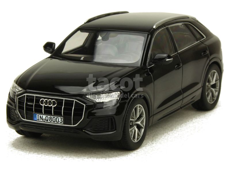 88242 Audi Q8 2018