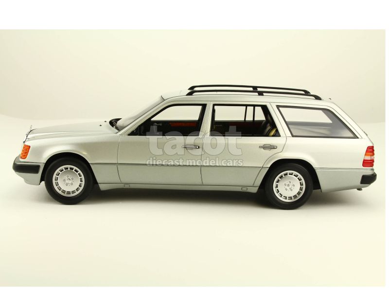 88517 Mercedes 300 TE Break/ S124 1990