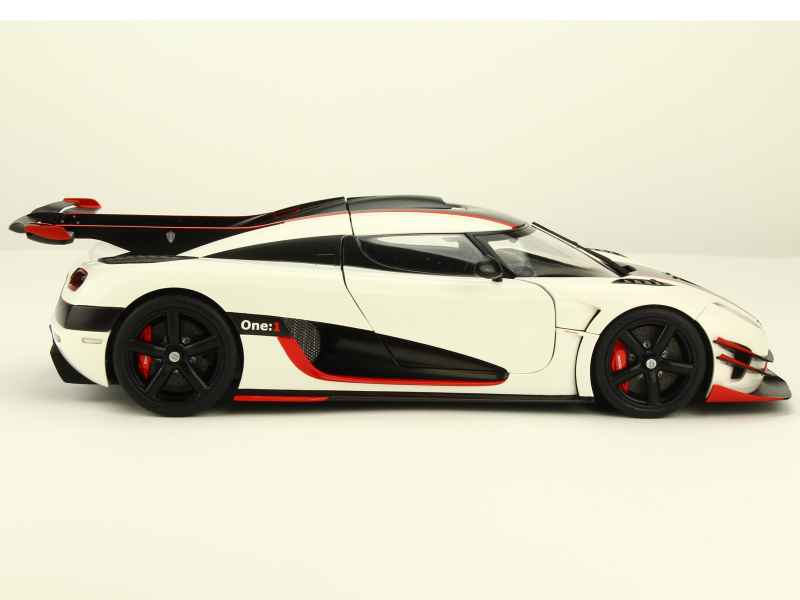 88565 Koenigsegg One 1 2014