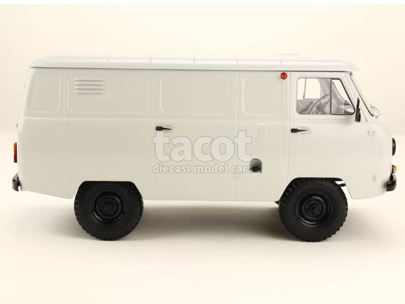 88680 UAZ 452 Van