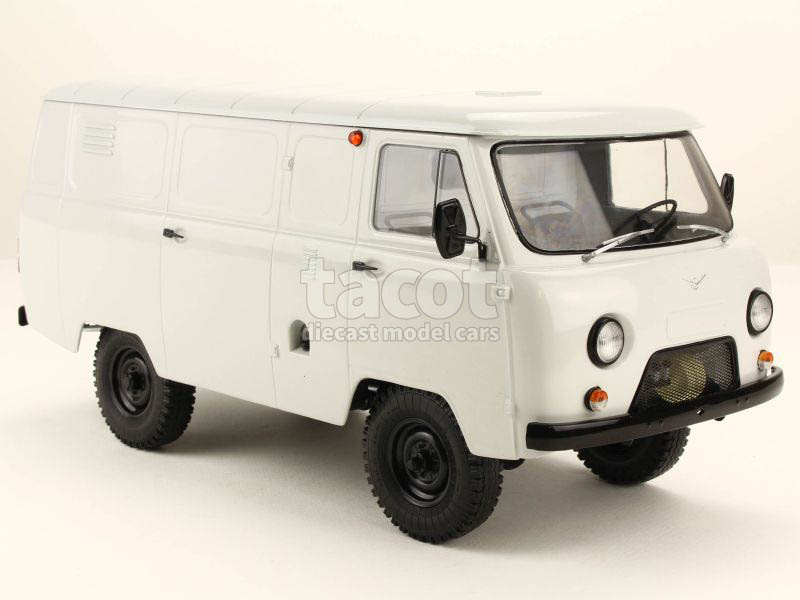 88680 UAZ 452 Van