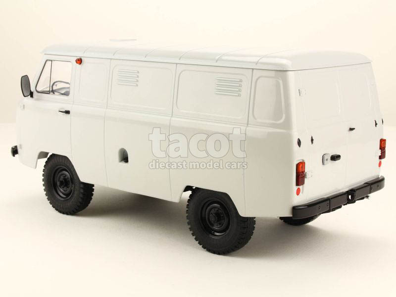 88680 UAZ 452 Van