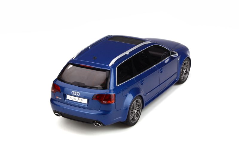 88819 Audi RS4 Avant 2006