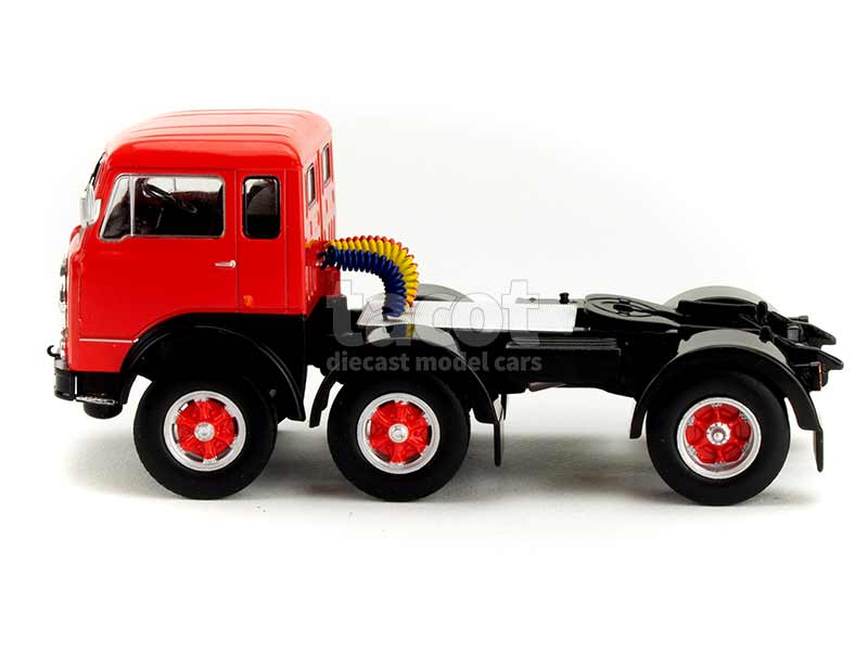 イクソ 1/43 フィアット 690 T1 1961 トレーラーヘッド s-l1200.jpg