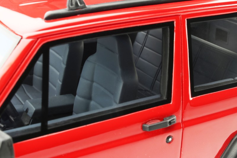 Jeep - Cherokee 2.5 EFI 3 Doors 1995 - Ottomobile - 1/18 Jeep - Cherokee 2.5 EFI 3 Doors 1995 - Ottomobile - 1/18