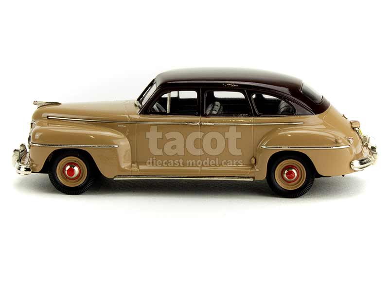 89527 De Soto Deluxe 4 Doors Sedan 1942