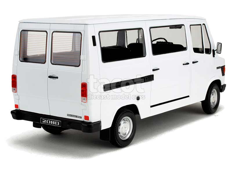 89872 Mercedes 208D Minibus