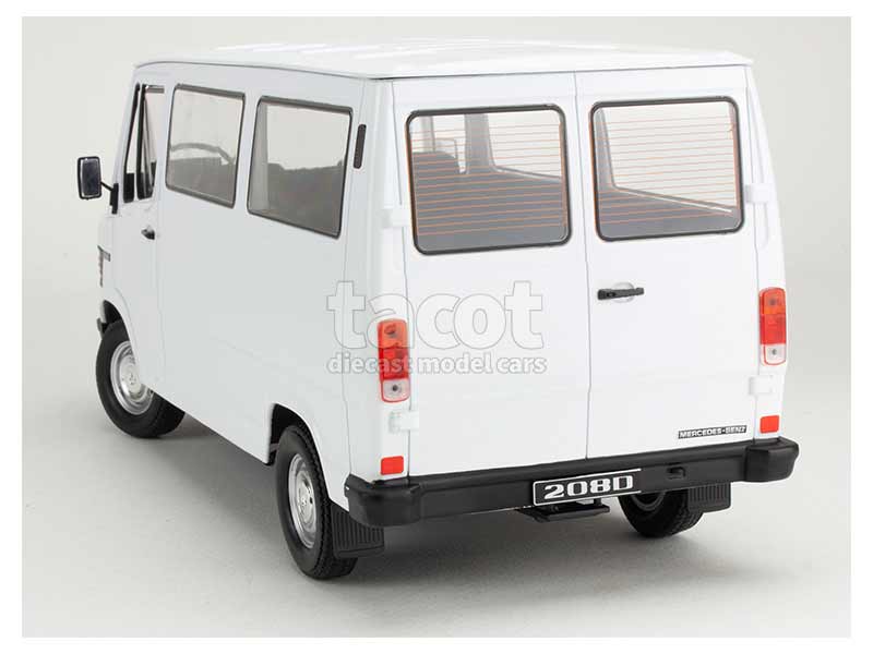 89872 Mercedes 208D Minibus