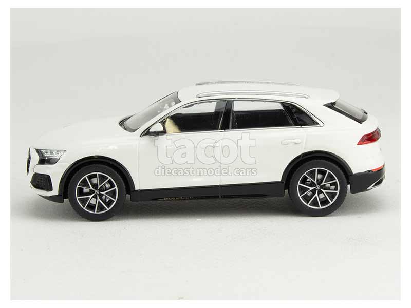 89998 Audi Q8 2018