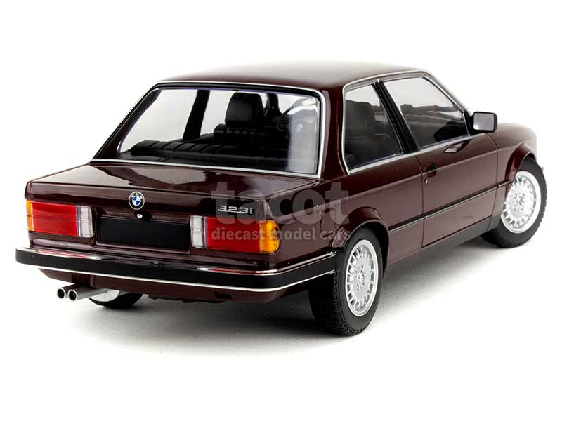 90036 BMW 323i/ E30 1982