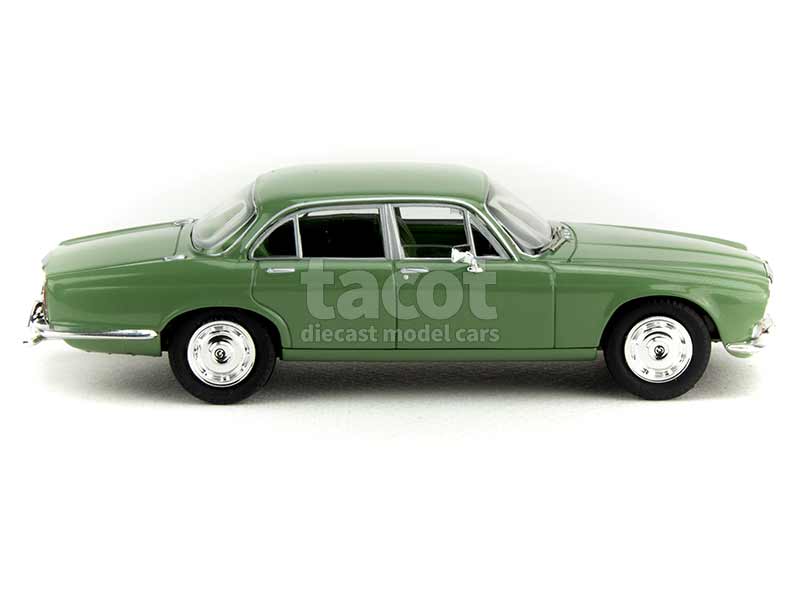 90066 Daimler Sovereign Séries 1