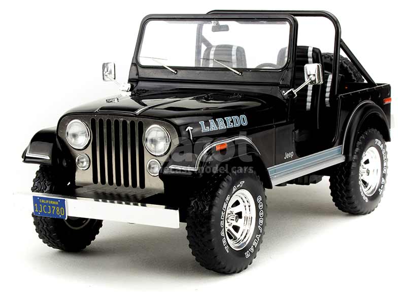 1982 Jeep CJ-7  Santini Air  con gráficos de la bandera