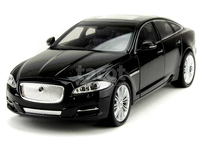 voiture miniature jaguar