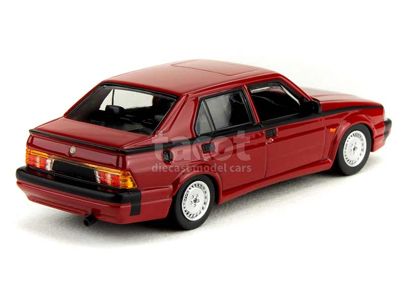 Minichamps 1:43 Alfa Romeo 155 Année de construction 1992 rouge