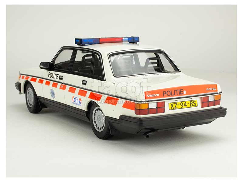 90800 Volvo 240 GL Politie Netherlands 1986
