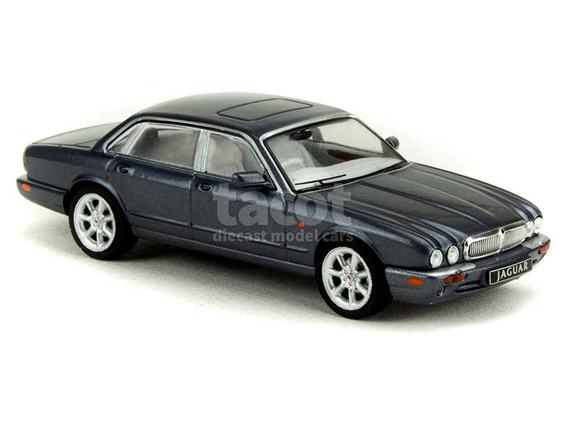 90902 Jaguar XJ8 1998