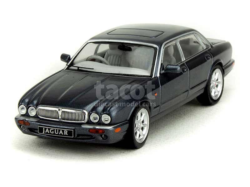 90902 Jaguar XJ8 1998