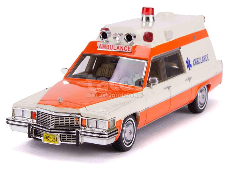 91003 Cadillac Superior Ambulance 1977