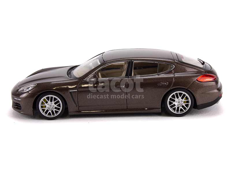91049 Porsche Panamera S 2013