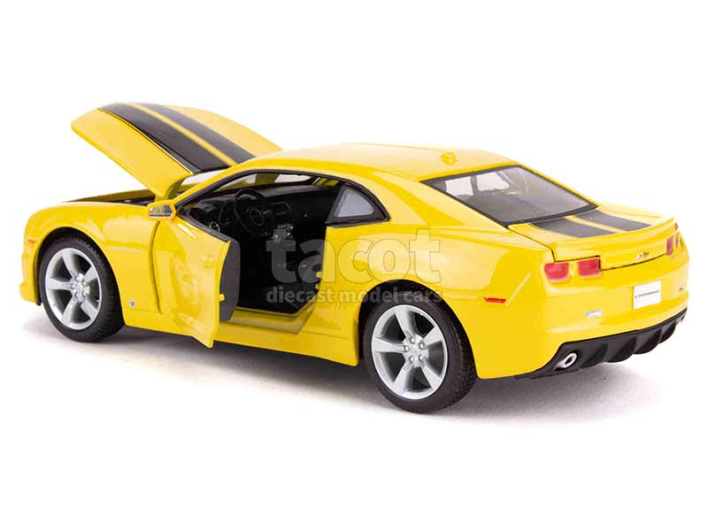 92001 Chevrolet Camaro SS RS 2010
