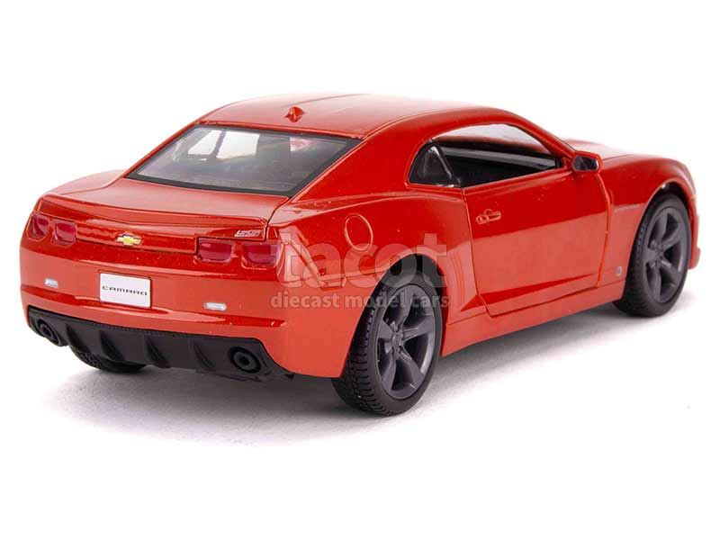 92002 Chevrolet Camaro SS RS 2010