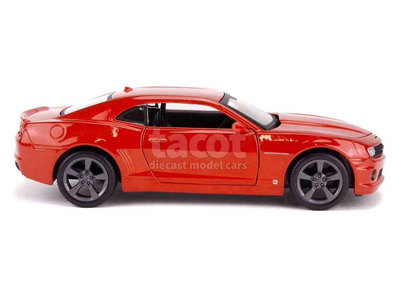 92002 Chevrolet Camaro SS RS 2010