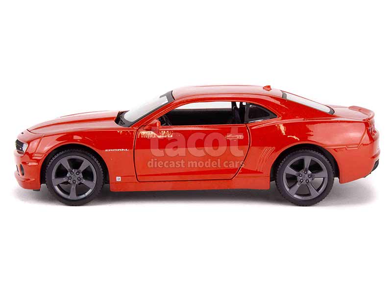 92002 Chevrolet Camaro SS RS 2010