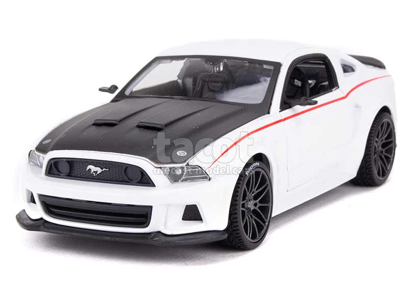 Maisto- Kit de Montaje del Modelo Ford Mustang Boss 302, Escala 1