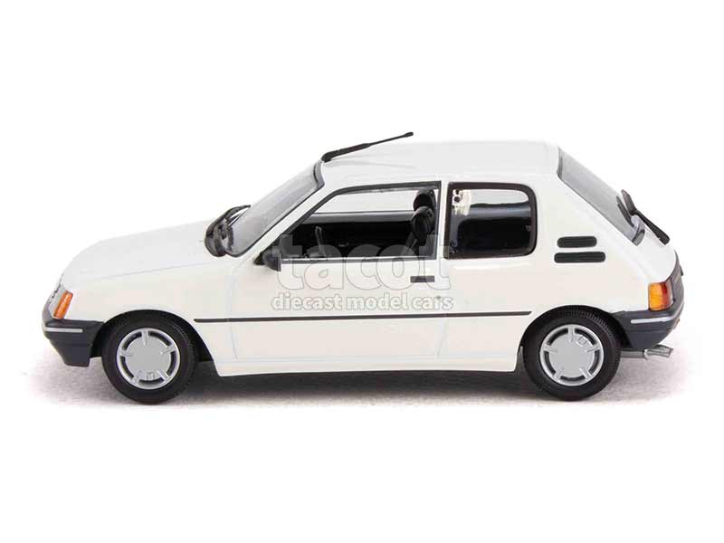 93019 Peugeot 205 XR 3 Doors 1990