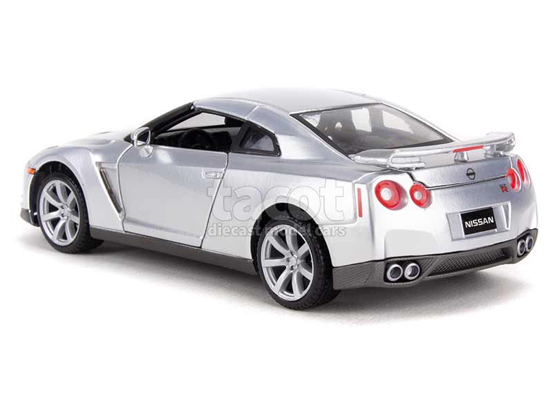 93028 Nissan GT-R 2009