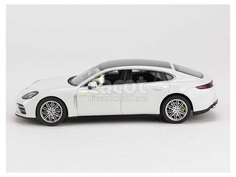 93221 Porsche Panamera Turbo S e-hybrid 2016