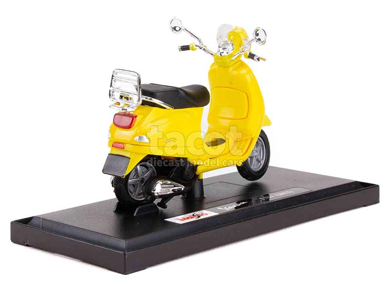 93323 Vespa LXV 2013