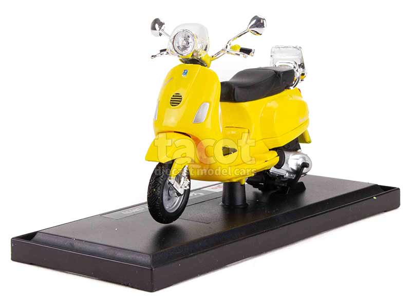 93323 Vespa LXV 2013