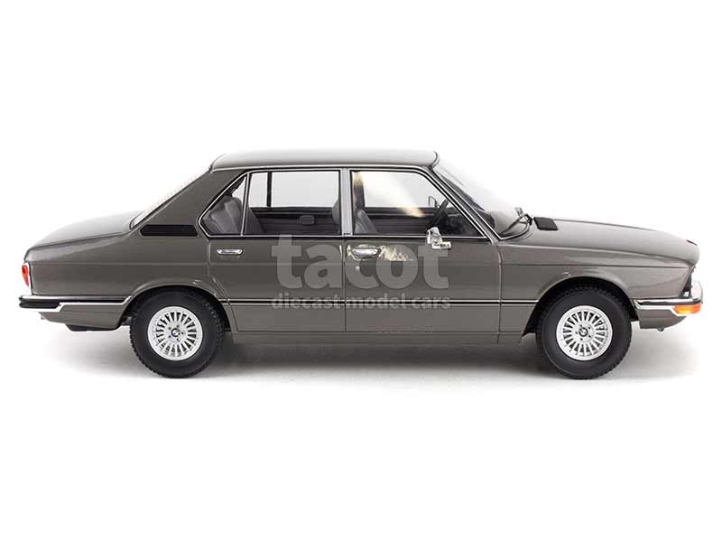 93358 BMW 520i/ E12 1974