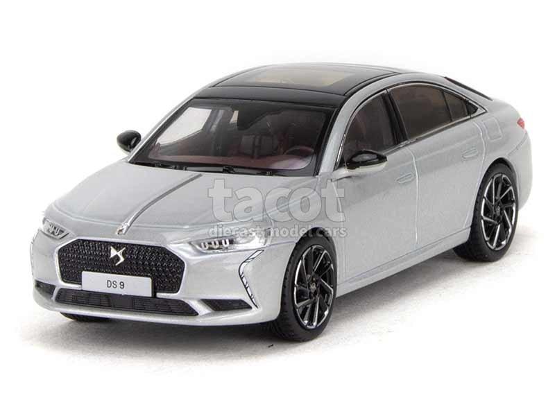 NOREV - Voiture de 2021 couleur bleu Iron - DACIA logan - 1/43 NOREV - Voiture de 2021 couleur bleu Iron - DACIA logan - 1/43