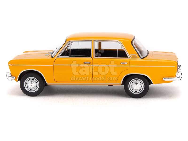 Voiture Miniature Dacia 1300 1970 – Échelle 1/24 – Modèle Métal Ixo Hachette Collection Legendary Cars