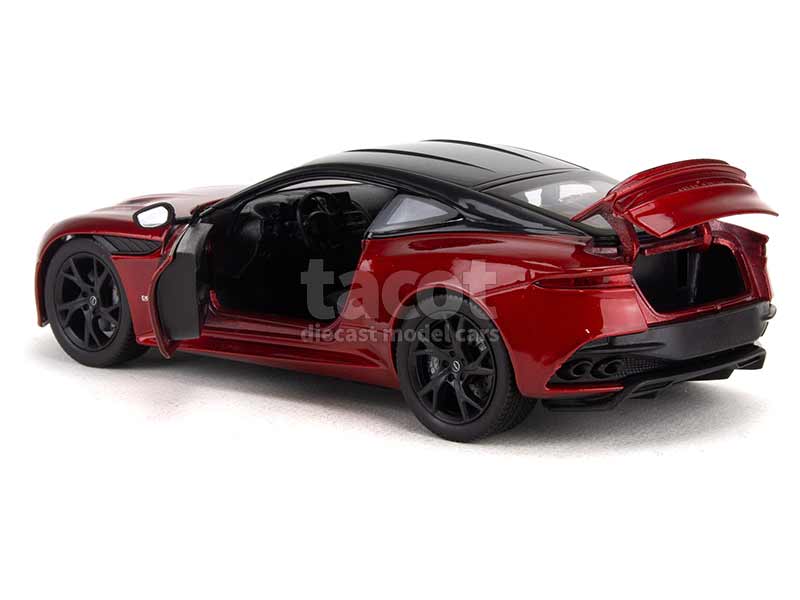Modèle réduit de voiture Aston Martin DBS Superleggera 2019 à l'échelle